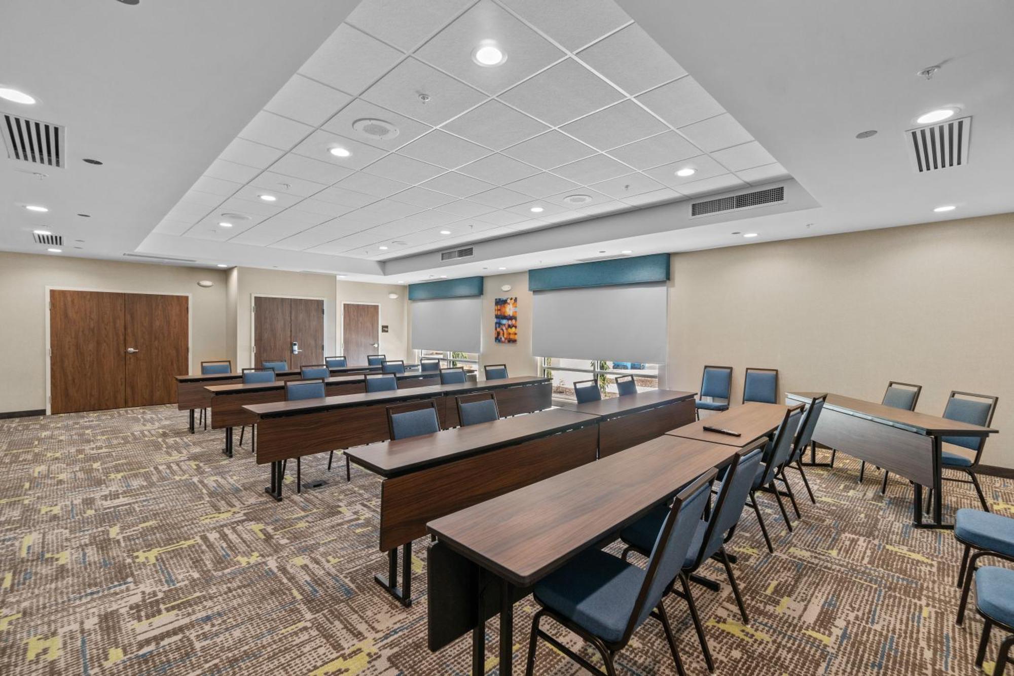 Hampton Inn Redmond Bend Airport Екстер'єр фото